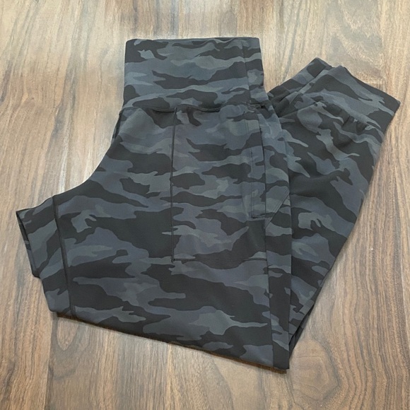 Athleta Pants - Athleta Salutation Black Camouflage Joggers